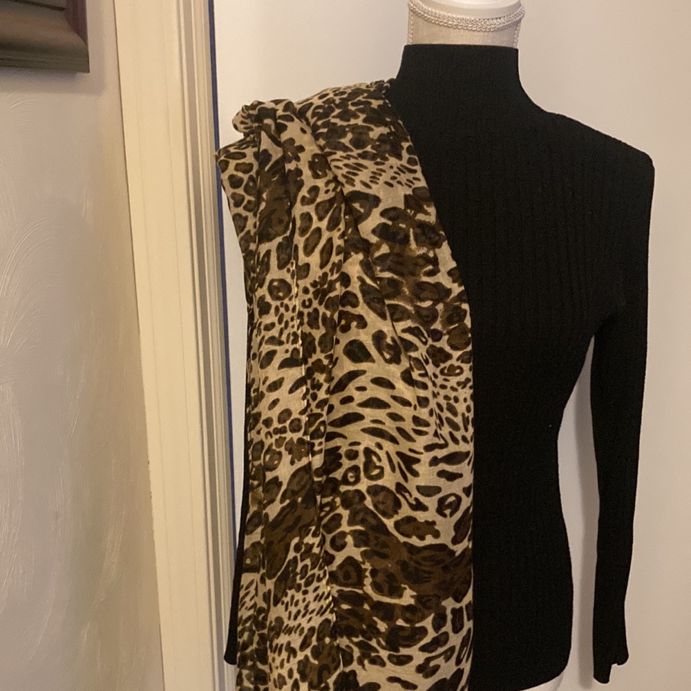 Amrita Singh cheetah print x large wrap